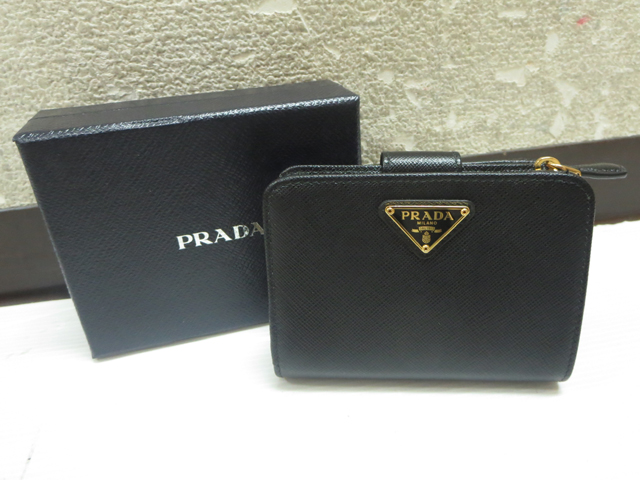 PRADA サフィアーノ 二つ折り財布 在庫 処分