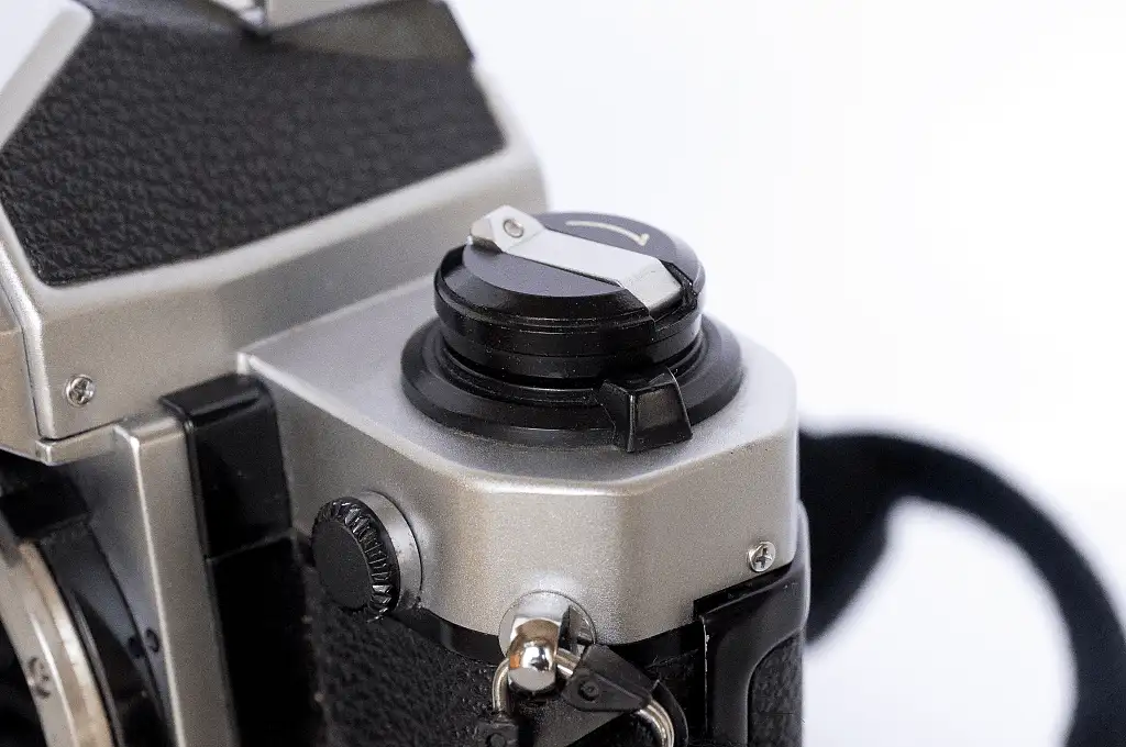 Nikon FM2/T ＋NIKKOR 75-300mm ※巻き戻しクランク欠品 Nikon FM2/T