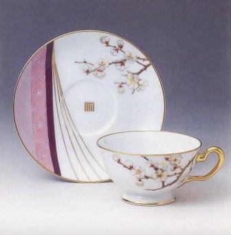 大倉陶園 源氏の花碗皿コレクション 「紅梅」 カップ＆ソーサー - 土岐