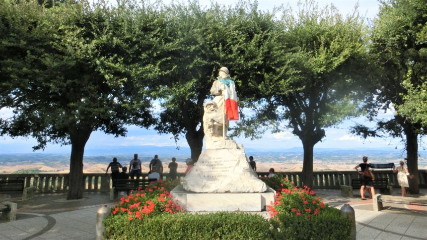 イタリアの美しい村「モンタイオーネ」は、フィレンツェ県いちの絶景
