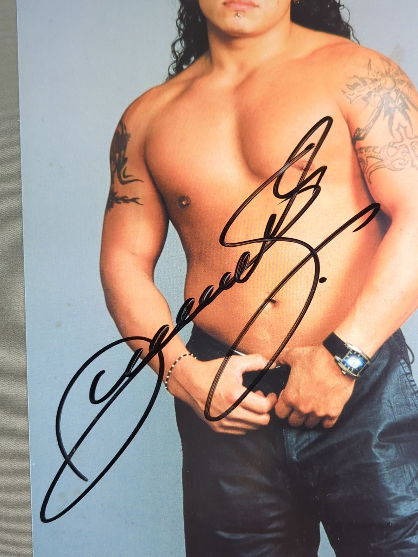 フベントゥ・ゲレーラ 直筆サイン入りポートレート – 闘道館