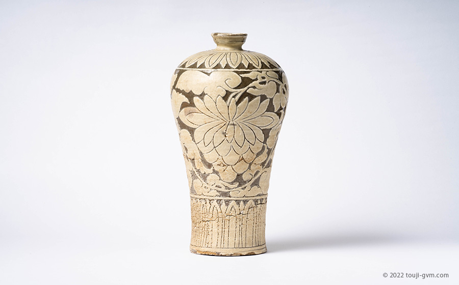 磁州窯 白掻落し唐草文瓶 – Cizhou ware “scraping” | 陶磁オンライン