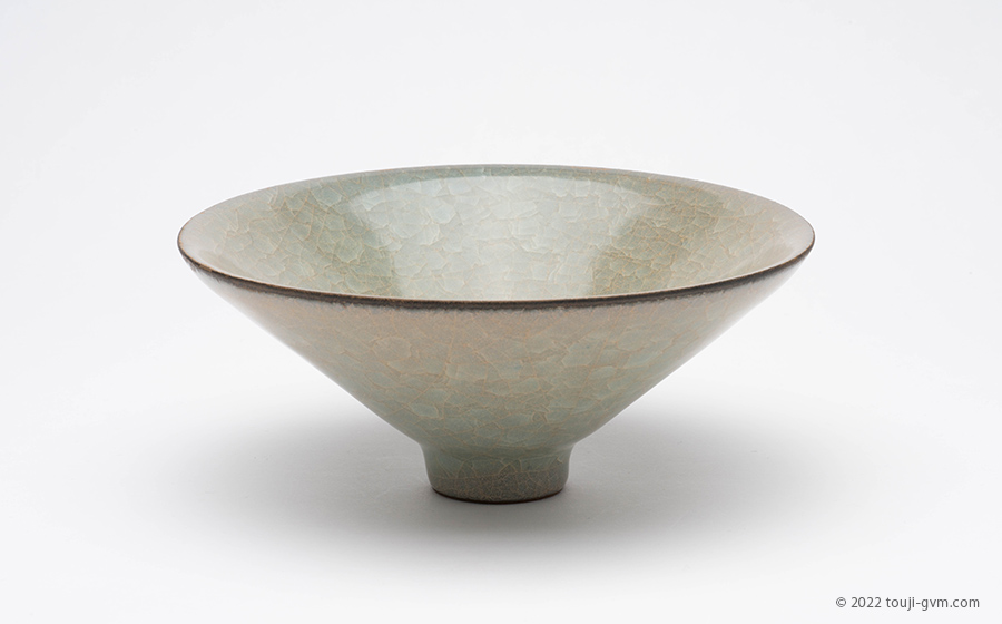 宋代 青磁斗笠碗 – Celadon Tea Bowl with Ice crack | 陶磁オンライン