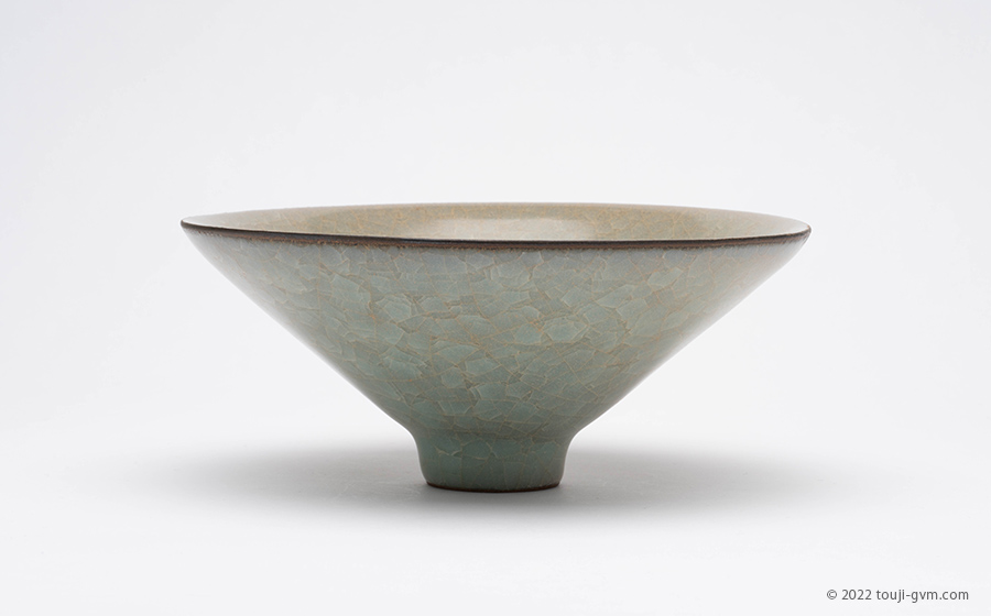 宋代 青磁斗笠碗 – Celadon Tea Bowl with Ice crack | 陶磁オンライン