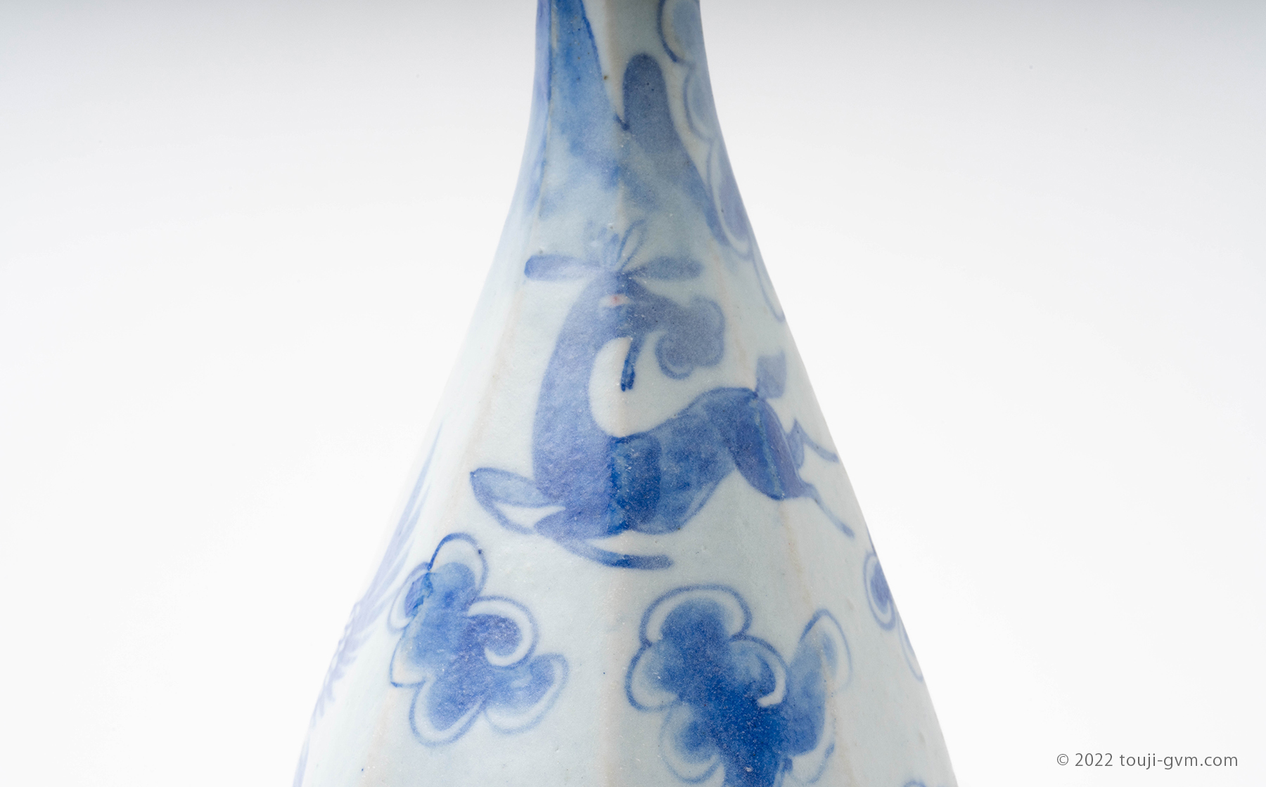 青花四方花觚(そう)青花磁 工芸品 美術品 置物 景徳鎮 青花山水花瓶