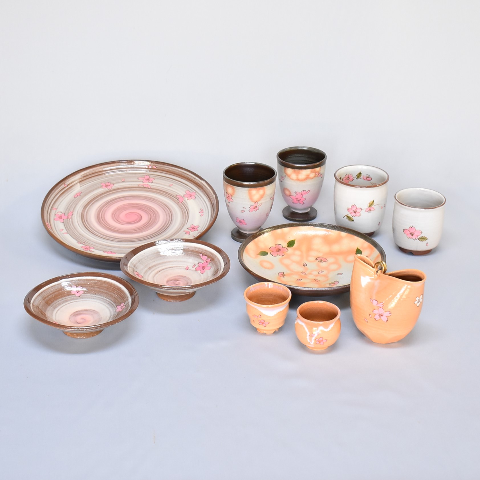 萩焼 松尾藻風作 梅の絵皿 萩焼 松尾藻風作 梅の絵皿 萩焼 松尾藻風作