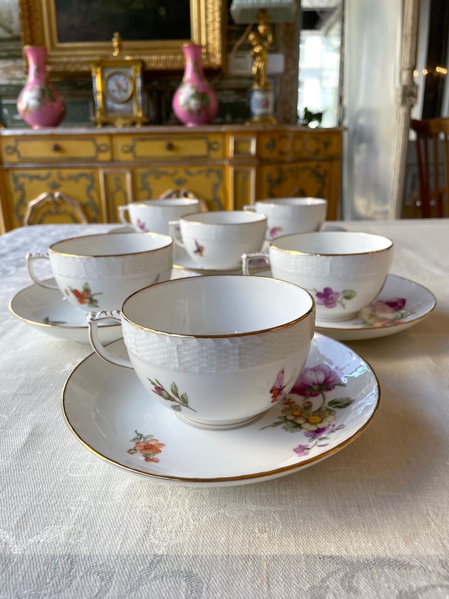 KPMベルリン ベルリン王立磁器製陶所 金彩スワンハンドルカップ