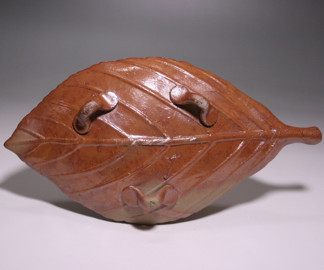 小出尚永 作 「備前緋襷葉皿」 ～備前焼専門卸小売店 川口陶楽苑～