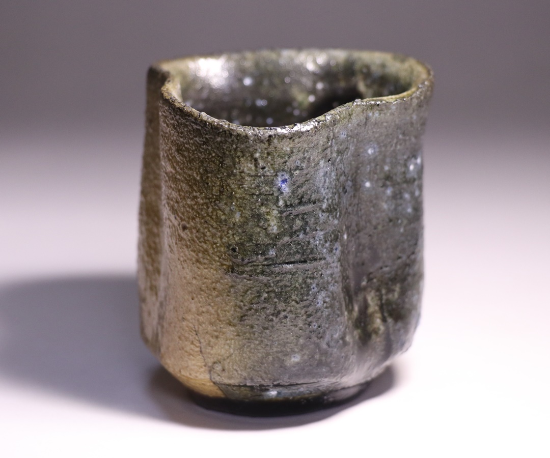 伊勢崎 淳 作 「備前引出黒酒呑」 ～備前焼専門卸小売店 川口陶楽苑～