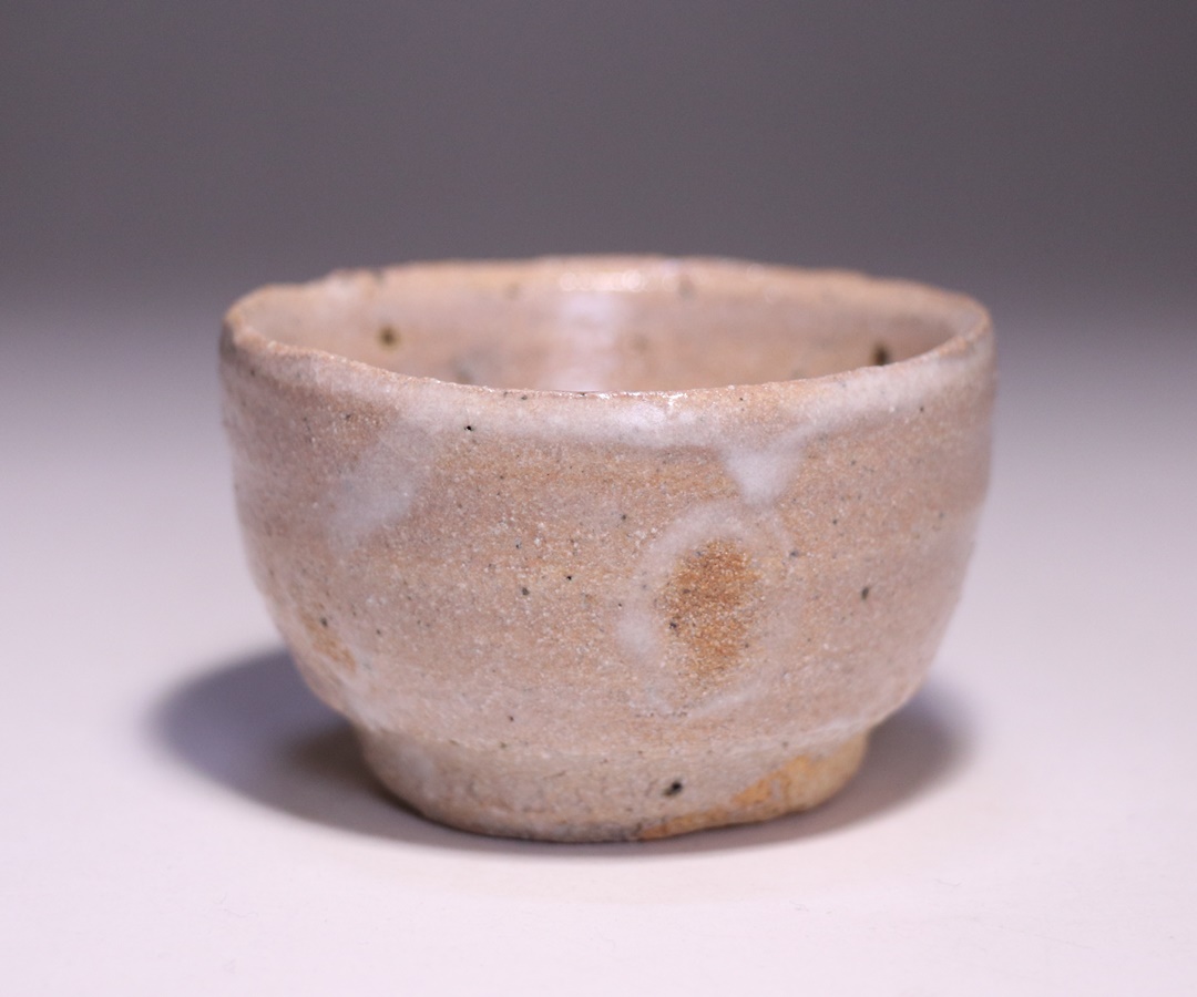 金重有邦 作 「唐津土灰釉茶碗」 ～備前焼専門卸小売店 川口陶楽苑～