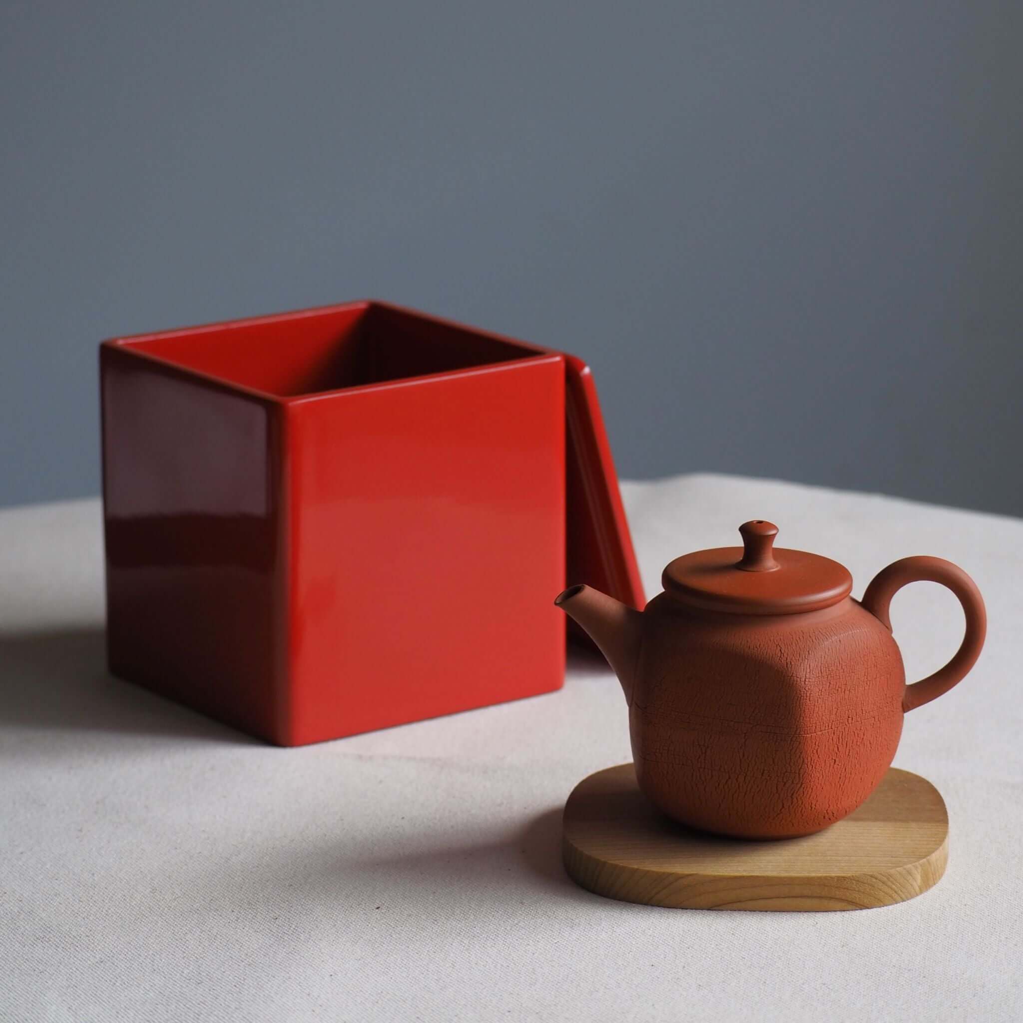 常滑焼 小西洋平作 切練込 香炉 透かし蓋 共箱 V 9623 常滑焼 小西洋