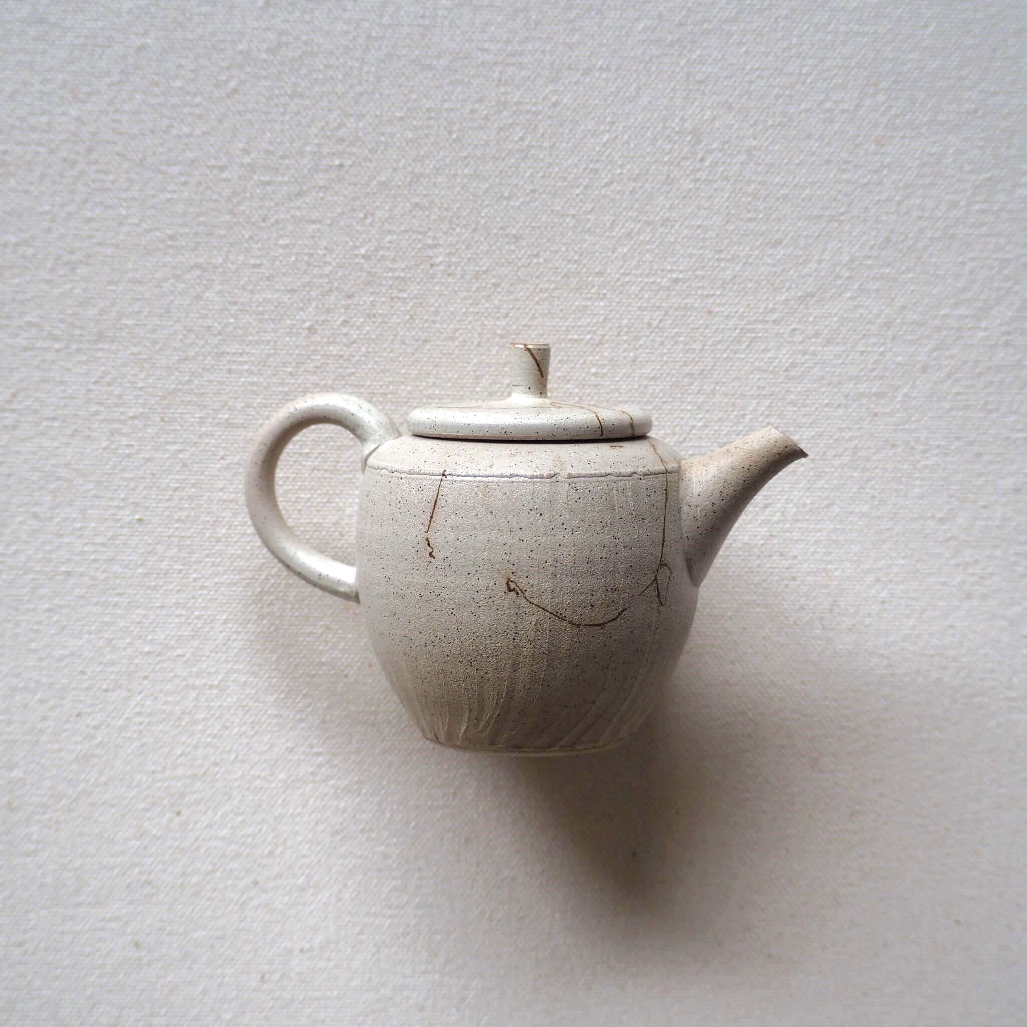 常滑焼 甚秋陶苑(伊藤成二)作 白藻掛け茶壺 [東山堂煎茶器店