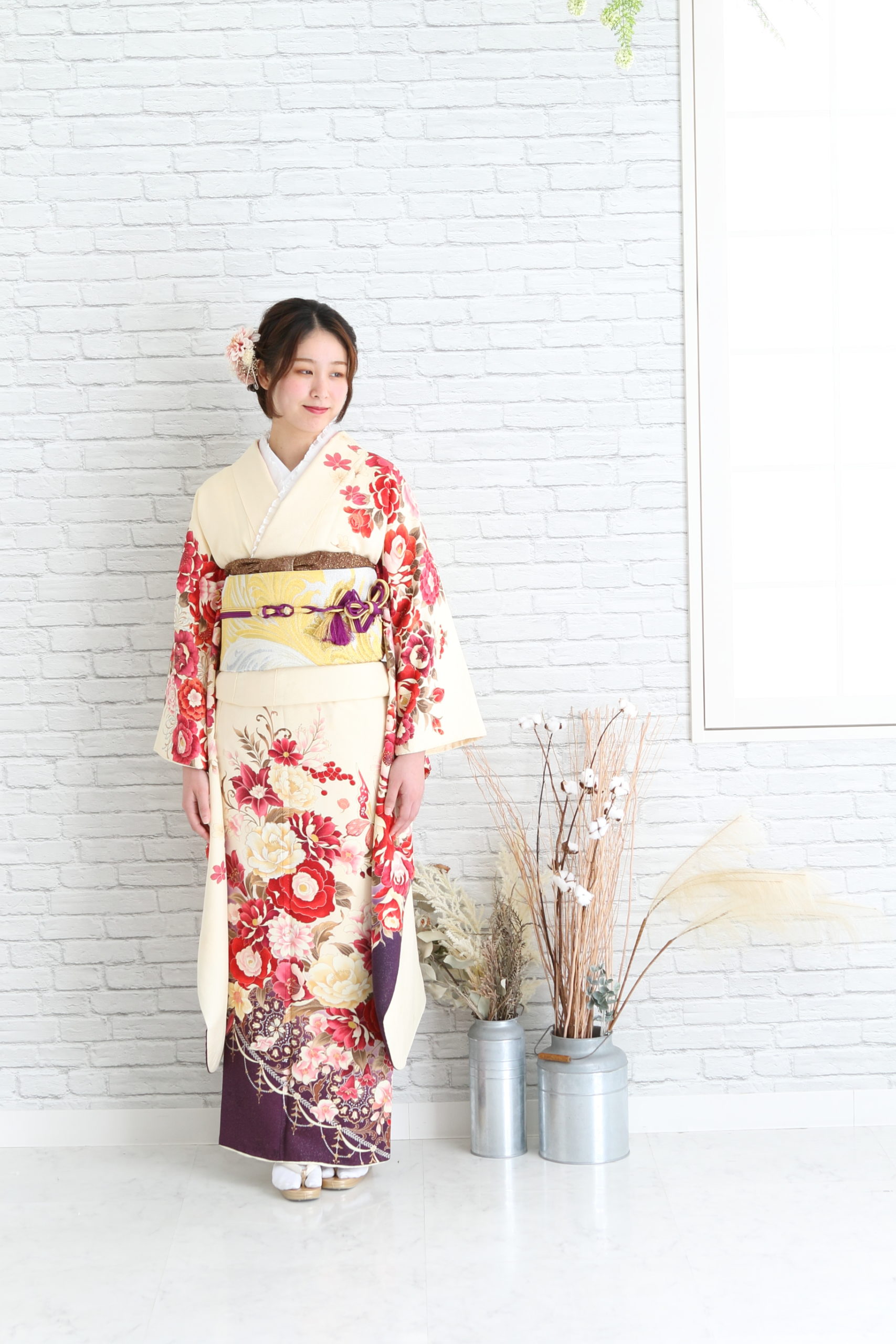 紺地上品な牡丹と乱菊の振袖フルセット 紺地上品な牡丹と乱菊の振袖