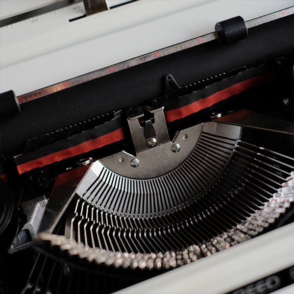 SILVER REED 810 レトロタイプライター インテリア用 ケース付 レトロ