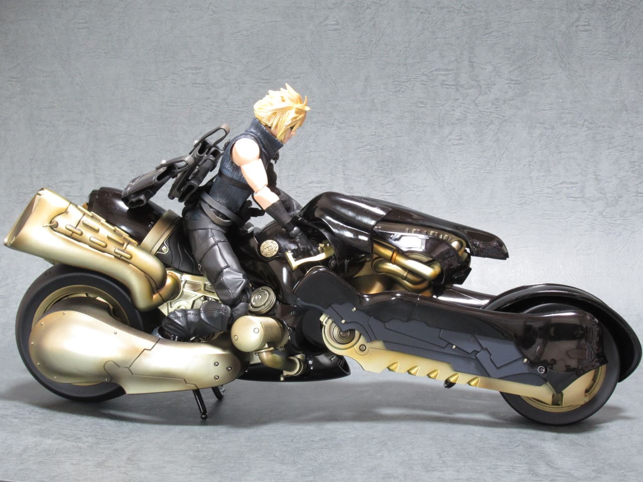 PLAY ARTS改 FF7AC クラウド・ストライフ&フェンリル クラウド