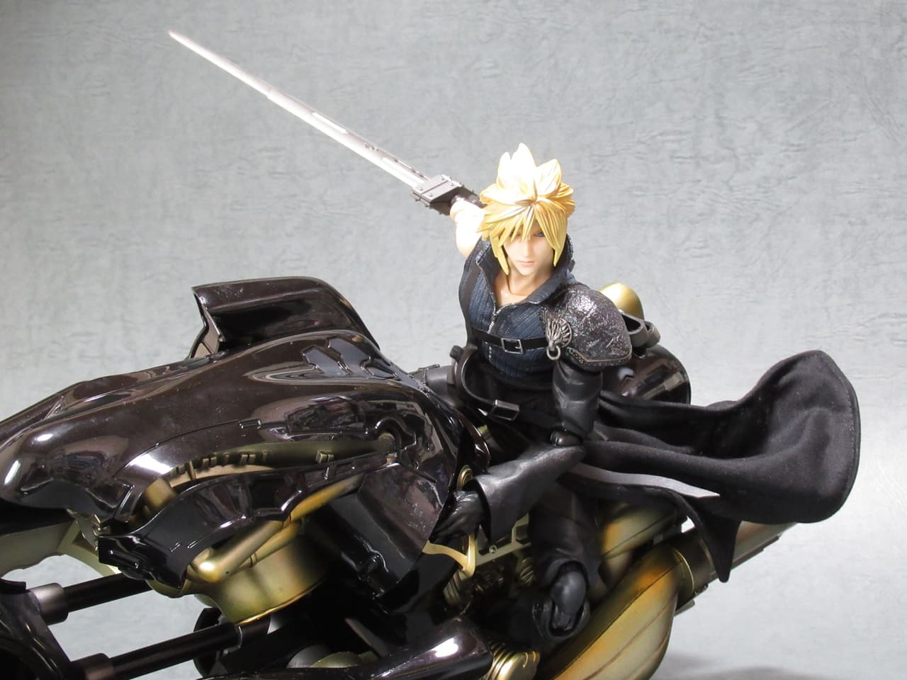 PLAY ARTS改 クラウド・ストライフ ＆ フェンリル レビュー | TOYHOUND