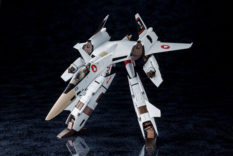 マクロス】1/60『完全変形VF-4 ライトニングIII 一条輝 搭乗機』可変