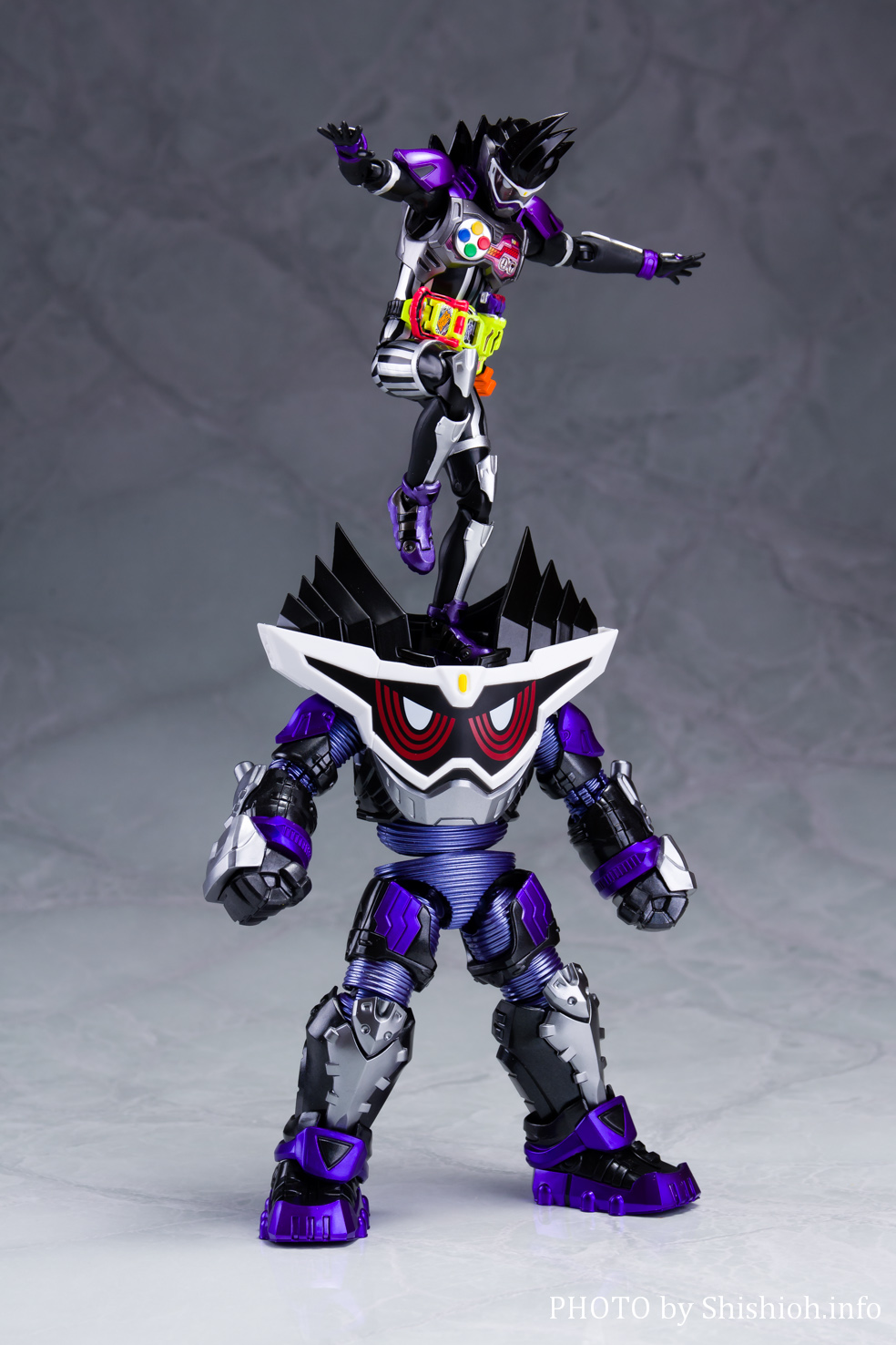 S.H.フィギュアーツ 仮面ライダーゲンムゴッドマキシマムゲーマー