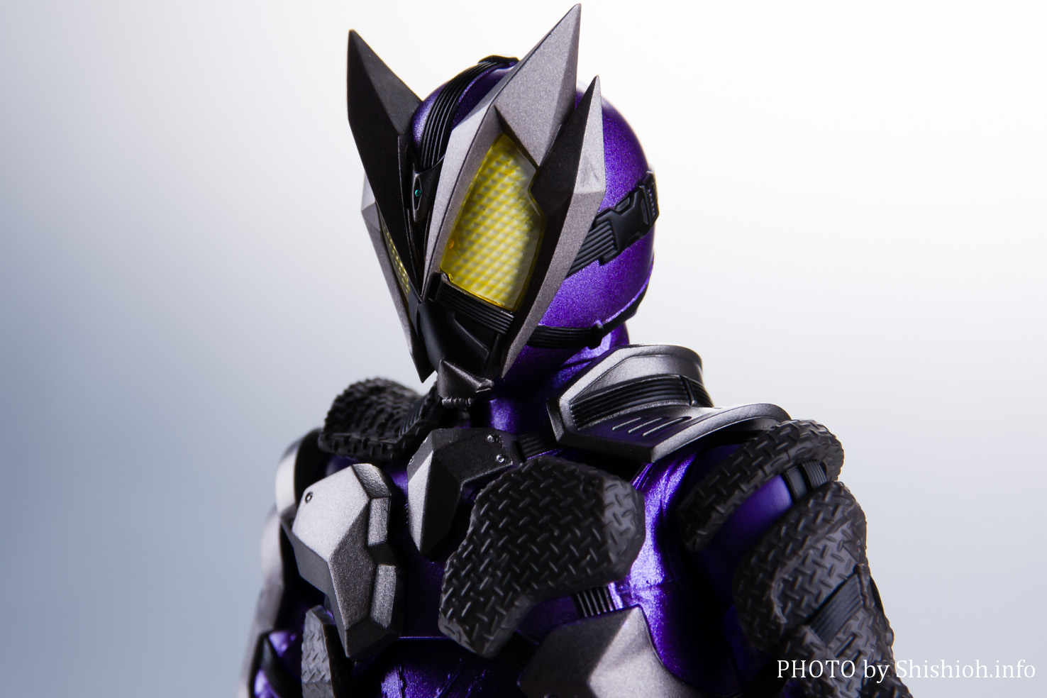 ○【フィギュアーツ】【S.H.Figuarts 】 仮面ライダー 滅 スティング