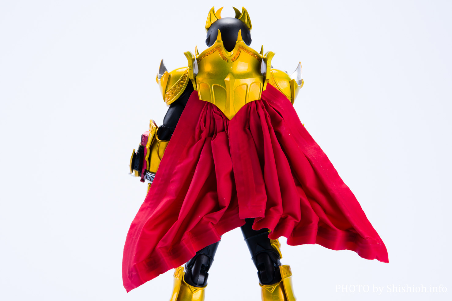 レビュー】S.H.Figuarts（真骨彫製法） 仮面ライダーキバ エンペラー