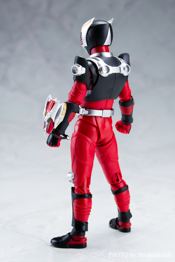 S.H.Figuarts (真骨彫製法) 仮面ライダー龍騎 仮面ライダー龍騎 仮面