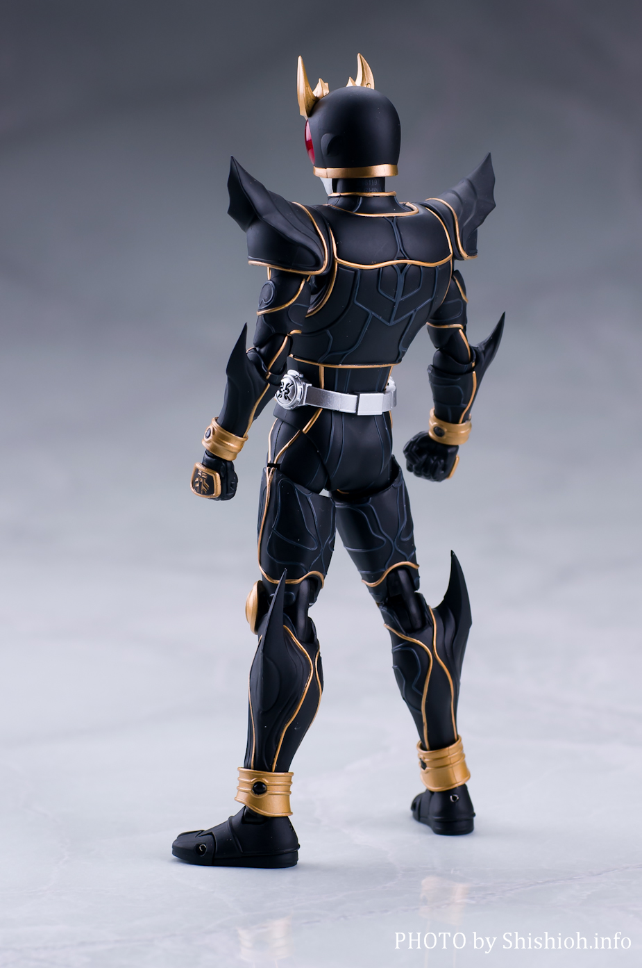 S.H. フィギュアーツ 真骨彫製法 仮面ライダークウガアルティメット