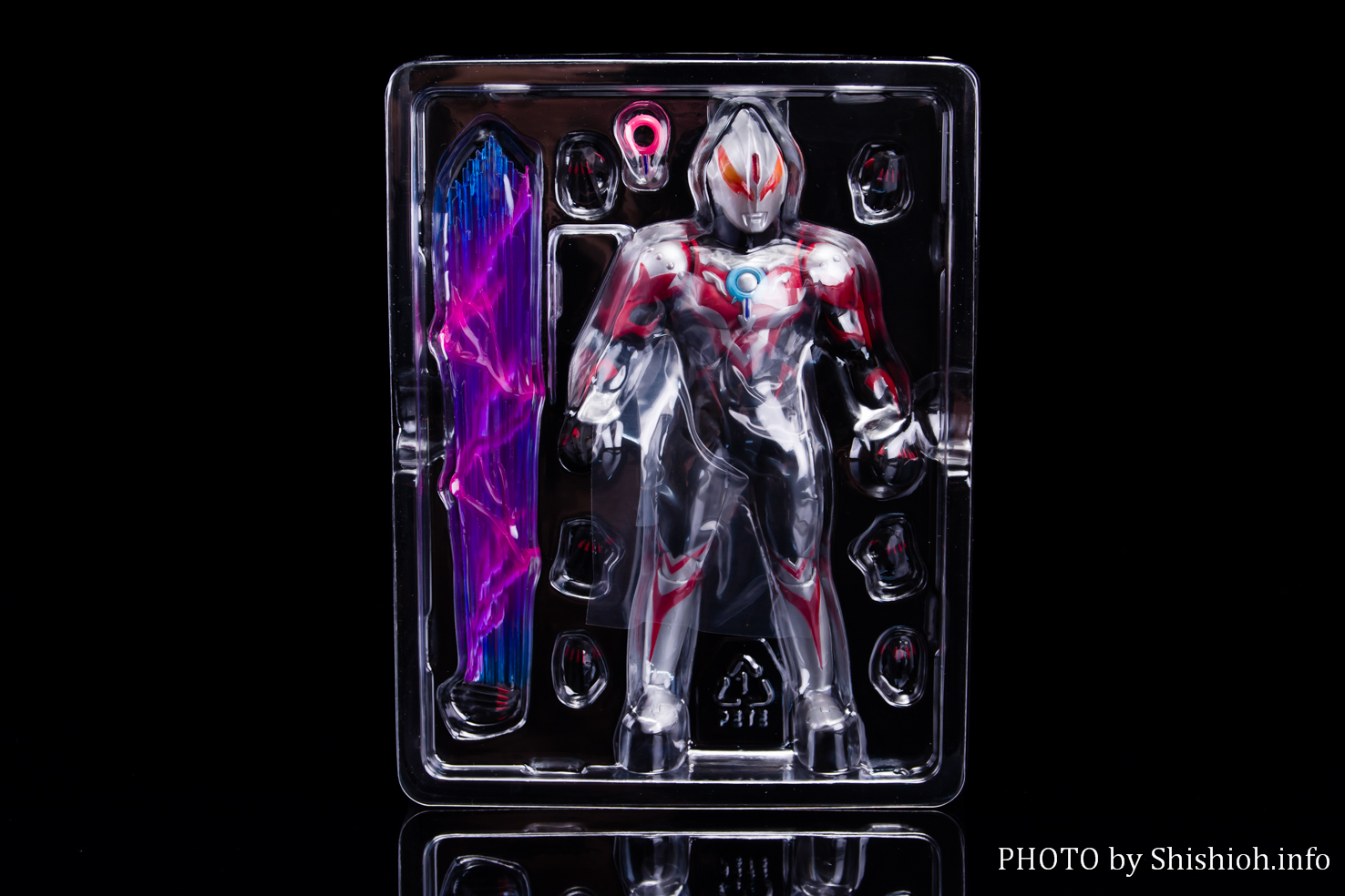 レビュー】S.H.Figuarts ウルトラマンオーブ サンダーブレスター