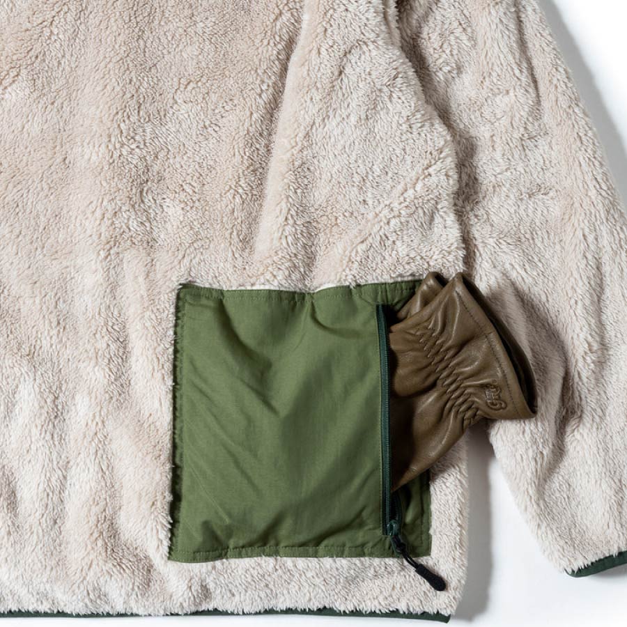 PINK HOUSEフワフワ起毛素材 猫ちゃんホワイトマフラー（未使用、保管