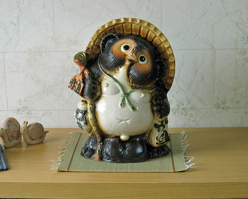 楽天市場】信楽焼 たぬき 開運絵馬 狸 8号 [ご希望で 名入れ 対応※有料