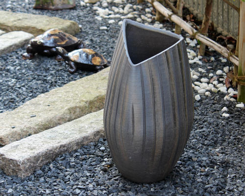 楽天市場】【ポイント5倍】信楽焼 大型 フラワーベース いぶし 彫り