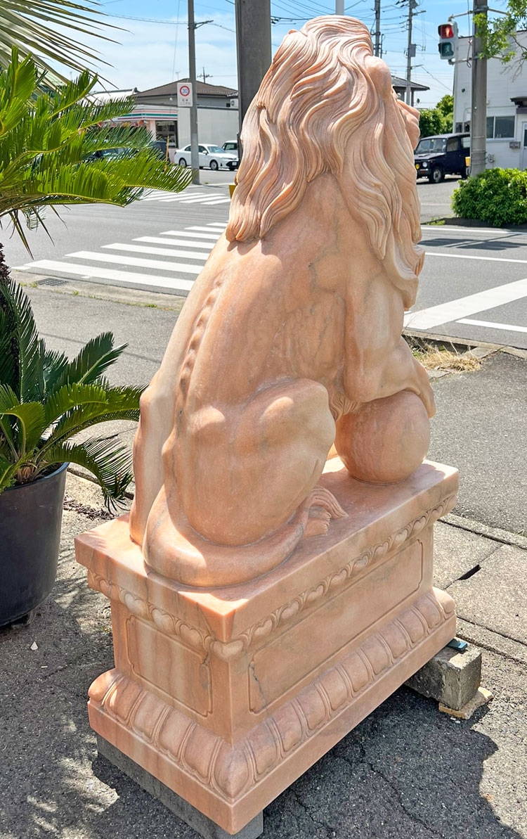 楽天市場】天然大理石彫刻 玉を持つライオン ペア ピンク H158cm 阿吽