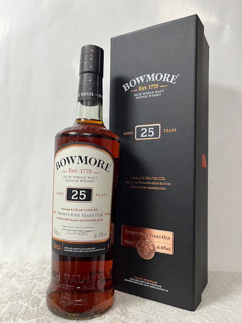 ①【未開栓】ボウモア 25年 シングルモルト 700ml 43％ 箱あり