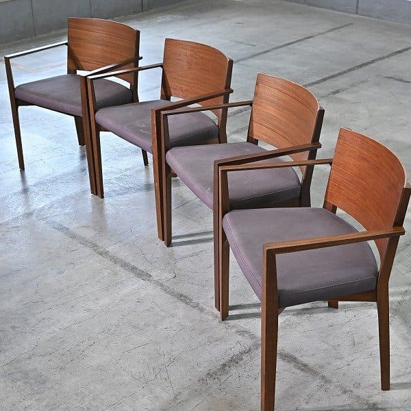 カッシーナレオナルドアームチェア