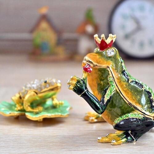 純銀杯 木製箱入り カエル 純銀杯 木製箱入り カエル 純銀杯 木製