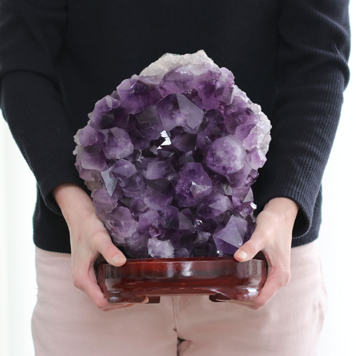 楽天市場】特大 アメジスト クラスター 約10.33キログラム 木製台座