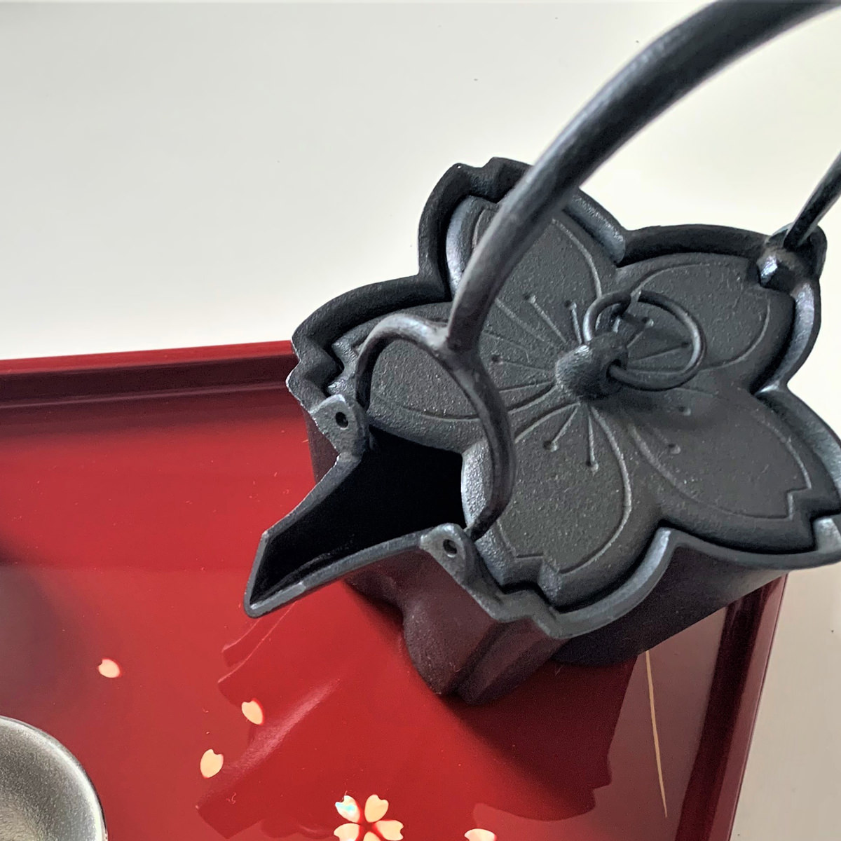 南部鉄瓶鍋元造桜鉄瓶【極上品】紙箱入り/お茶道具