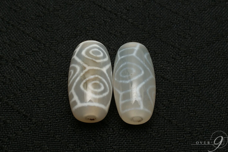 楽天市場】【老玉髄天珠 白 龍眼天珠 約20mm×10mm】【メール便可】天珠