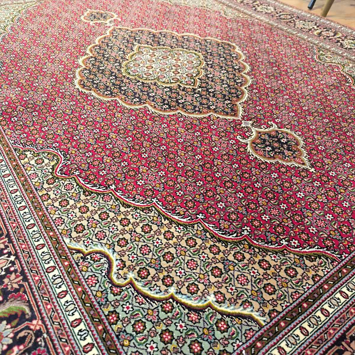 展示品】ペルシャ絨毯 ウール Pirouzian タブリーズ イラン産 244cm 高