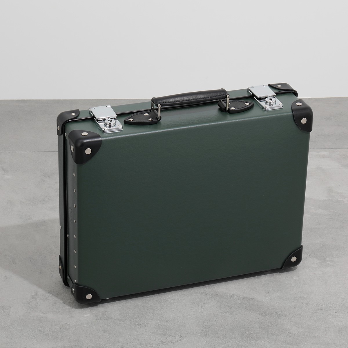 楽天市場】GLOBE TROTTER グローブトロッター アタッシュケース Bond