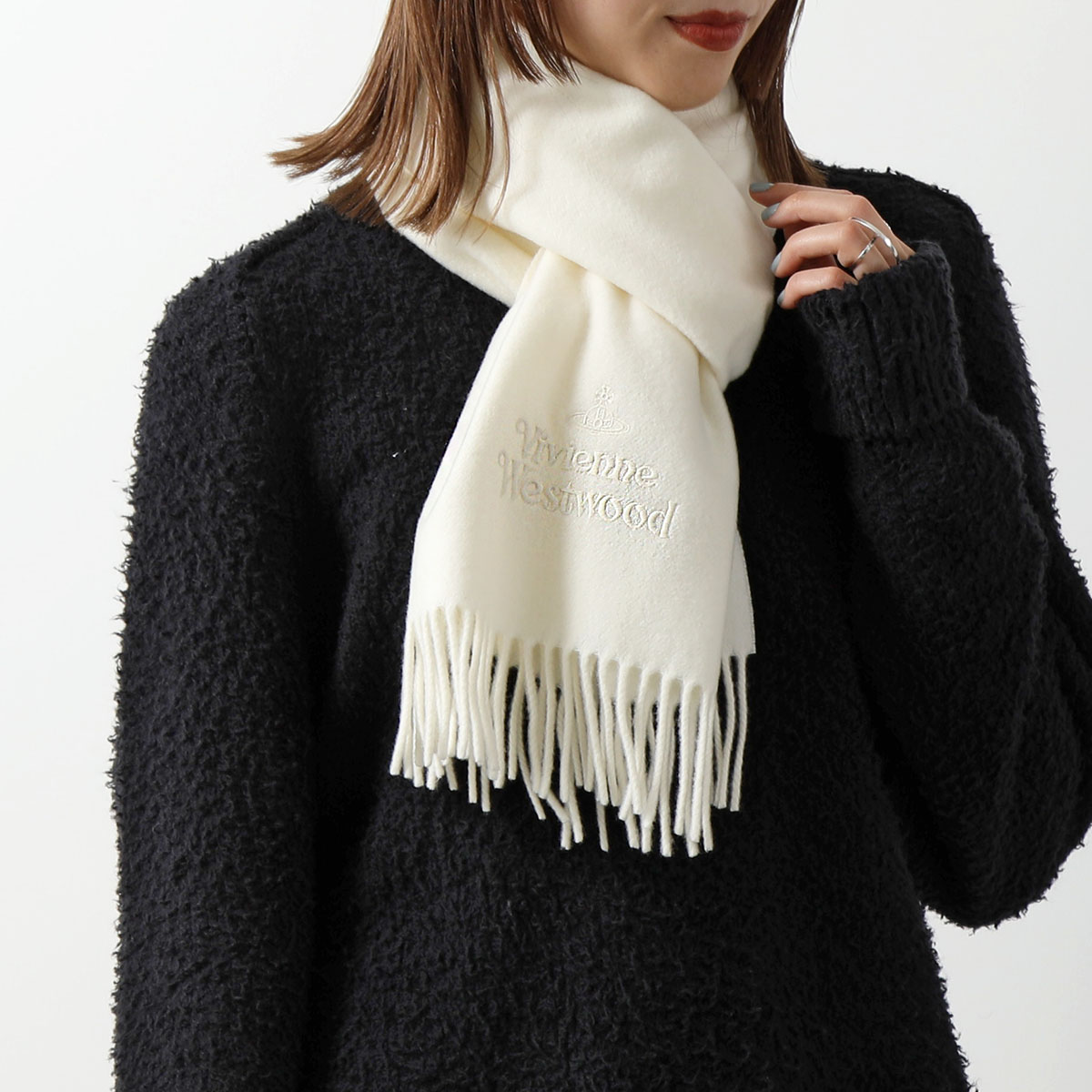 ヴィヴィアンウエストウッド マフラー ホワイト 最新 Amazon