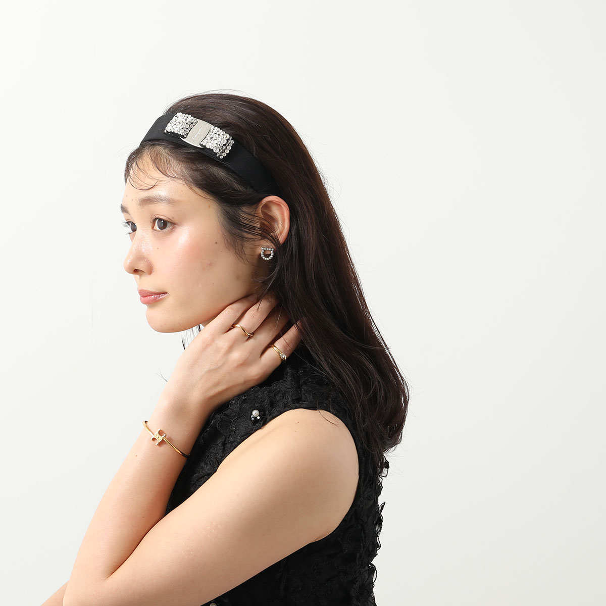 フェラガモ ヴァラリボンカチューシャ オールブラック ビジュー ライン