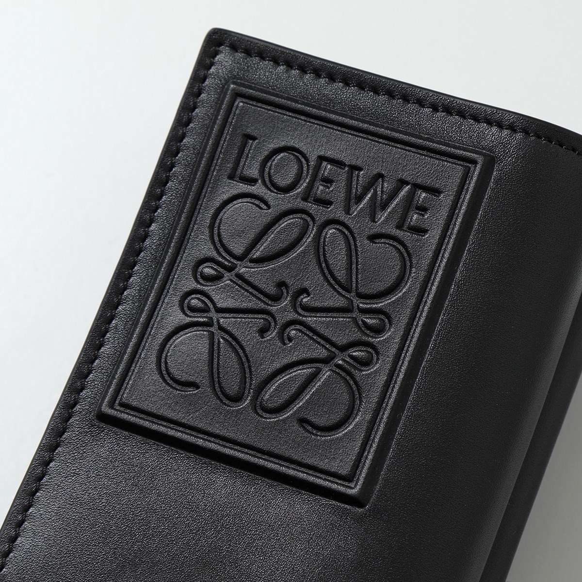 LOEWE ブラック 三つ折り財布 サテンカーフ LOEWE ブラック 三つ折り