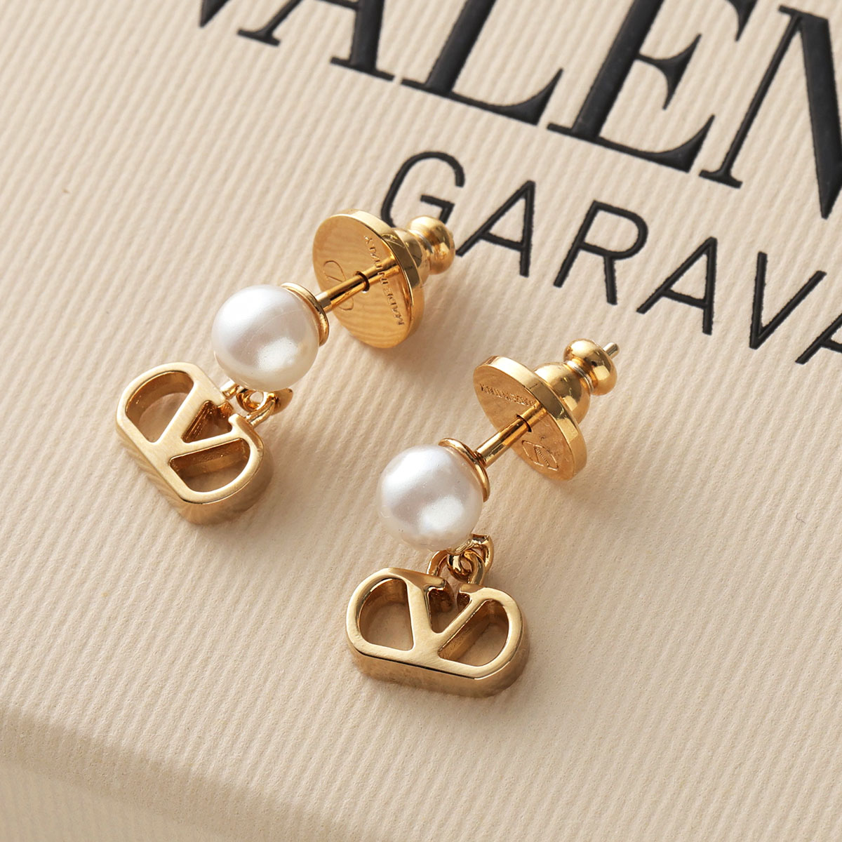 楽天市場】VALENTINO ヴァレンティノ ピアス 7W2J0X81 DHC レディース