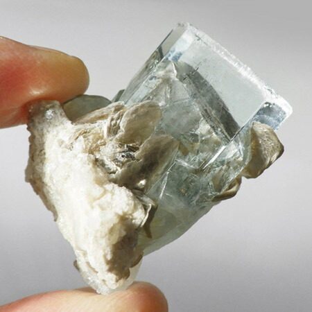 アクアマリン＆モスコバイト 12.4g パキスタン産 | mira Earth 【50Ct