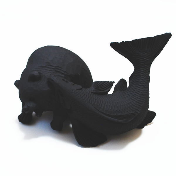 楽天市場】送料無料 竹炭を利用して作られた エコ炭の置物 鮭にくわえ