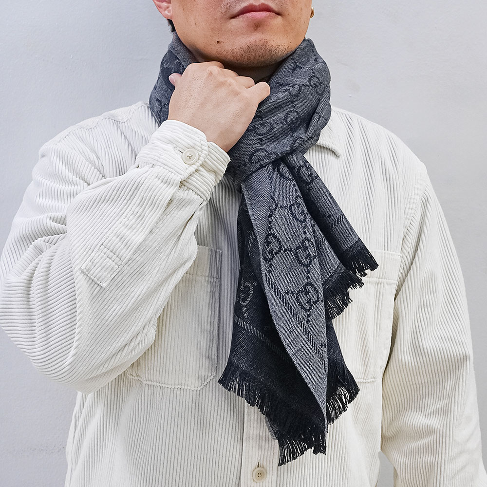 GUCCI ダークグレー マフラー