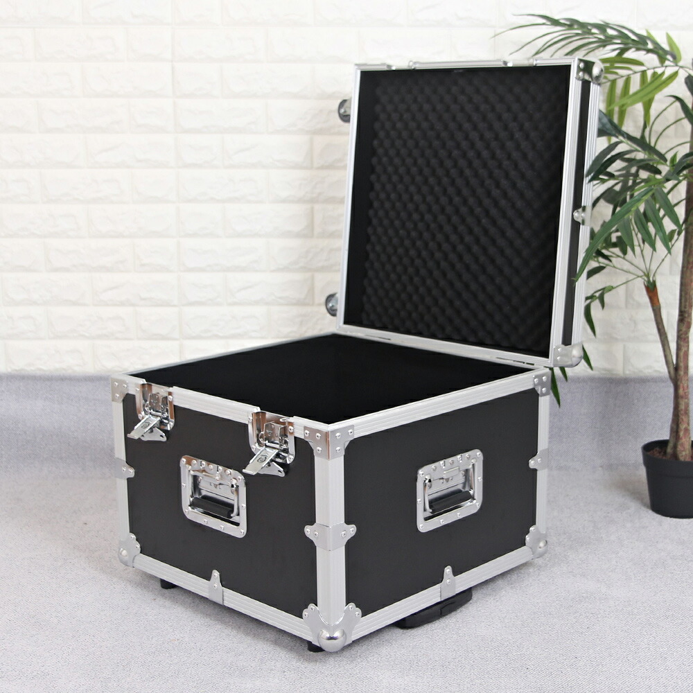 ヴィンテージアルミトランクケース タイヤ付き 店舗什器 インテリア