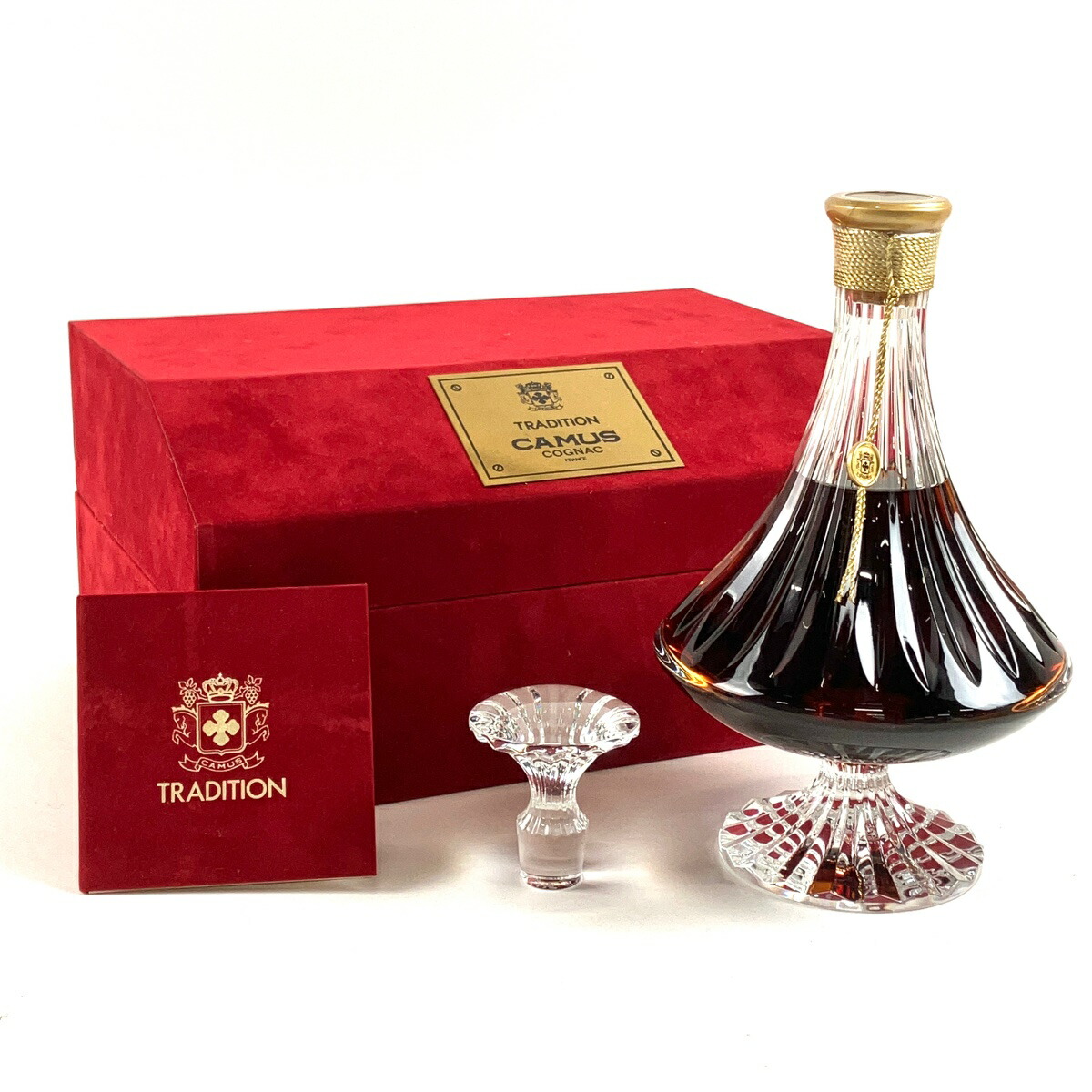 CAMUS の空ボトル 赤い化粧箱付き CAMUS の空ボトル 赤い化粧箱付き