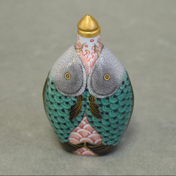 鼻烟壺‥磁器製トウモロコシ形 鼻烟壺‥磁器製トウモロコシ形 鼻烟壺