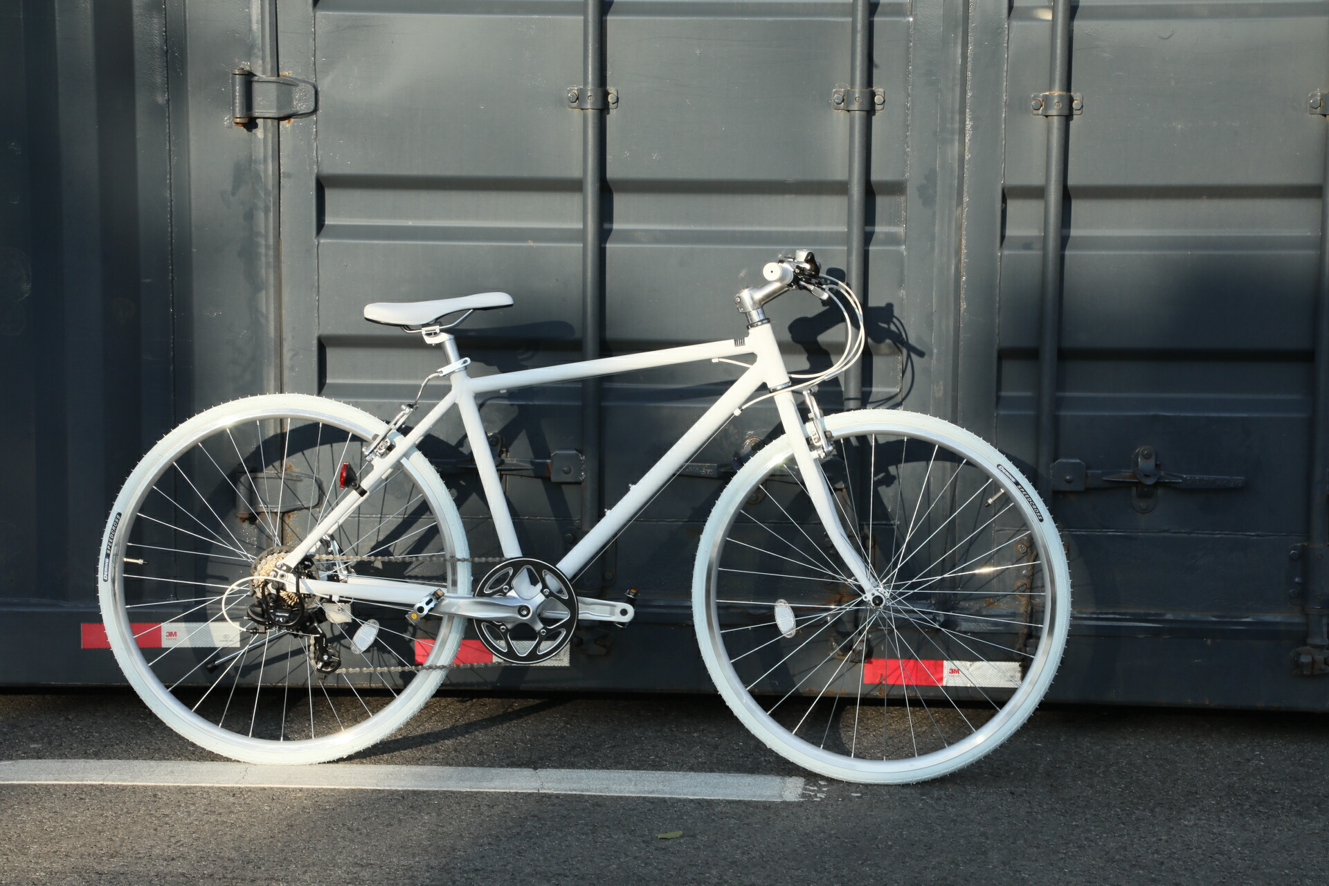 埼玉手渡し】700C軽量アルミクロスバイク☆オートライト仕様カスタム